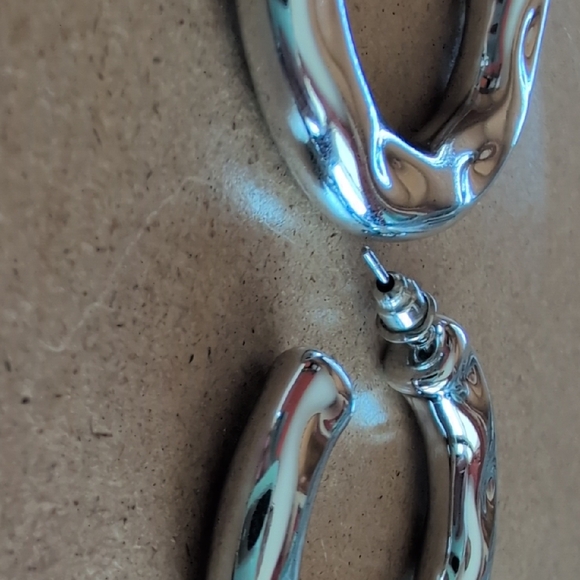 Bold Silver Tone Hoop Earrings - Picture 6 of 7